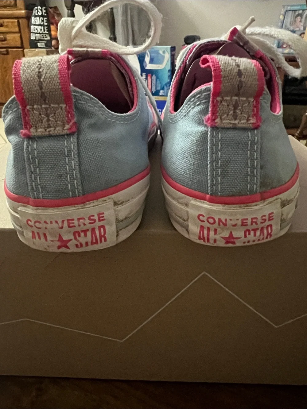 Converse junior women Low Top Canvas Sneakers in Light Blue and Hot Pink